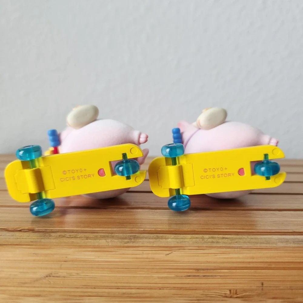 Toyo Cicis Story Lulu Celebration Birthday‎ Pigs On Scooters Party Hats Set Of 2
